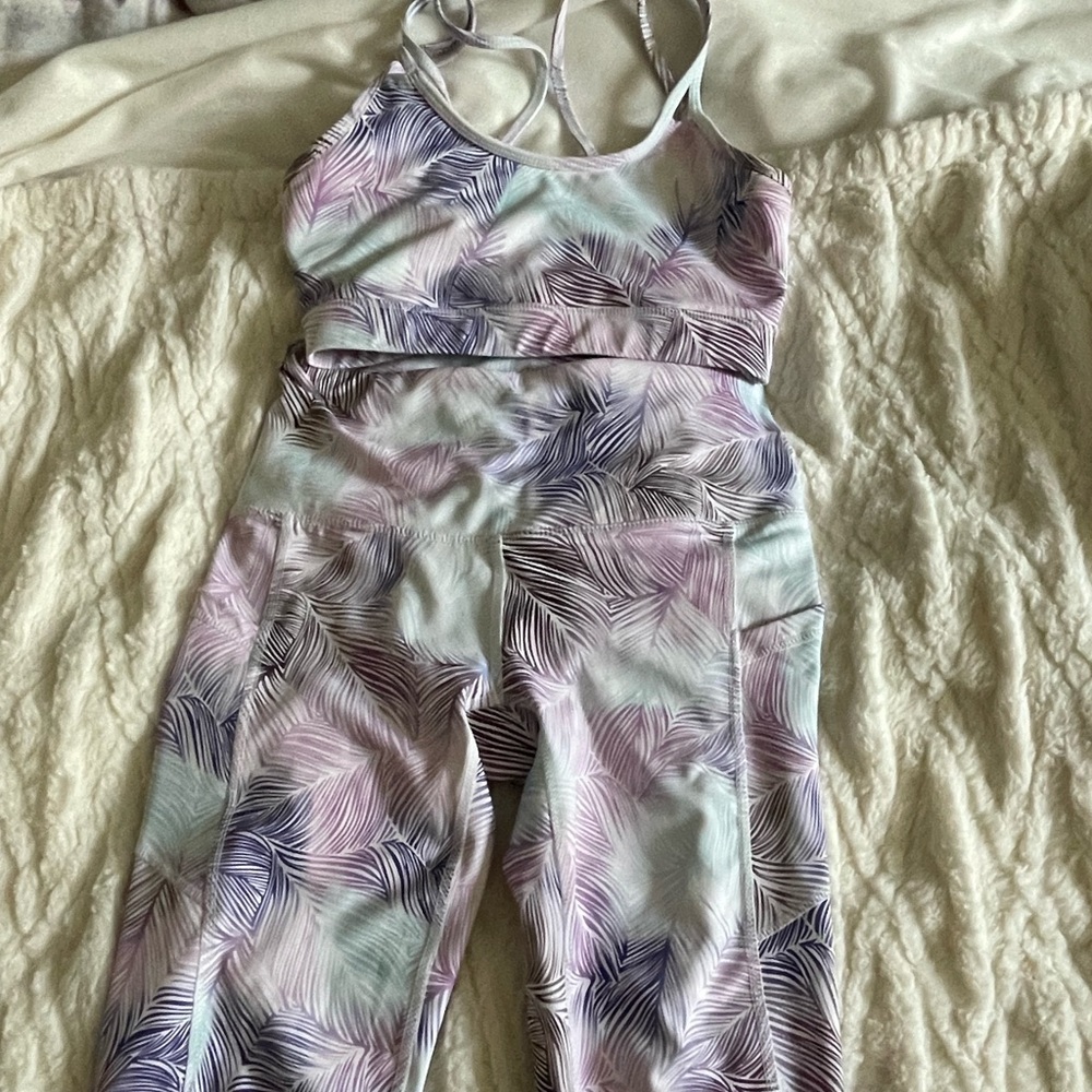 GAIAM Workout Set XS Leggings and Sports Bra